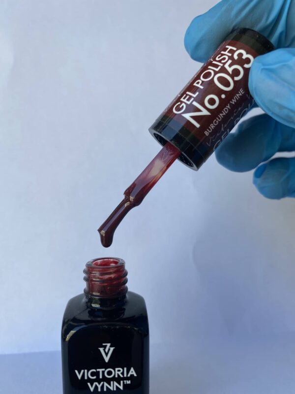 Victoria Vynn - Gel Polish - 053 Burgundy Wine 8ml (Nagellack, Gellack) – Bild 2